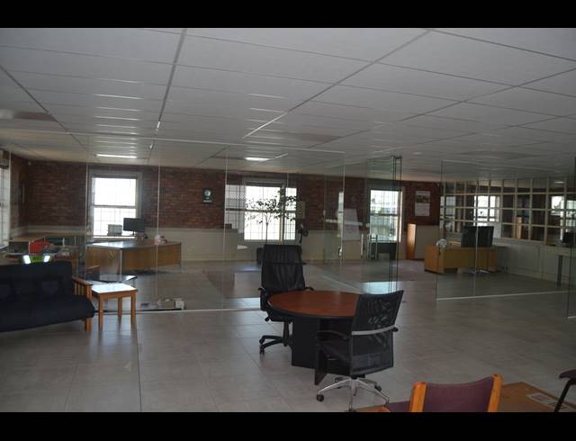 650M² WAREHOUSE FOR SALE IN KILLARNEY GARDENS